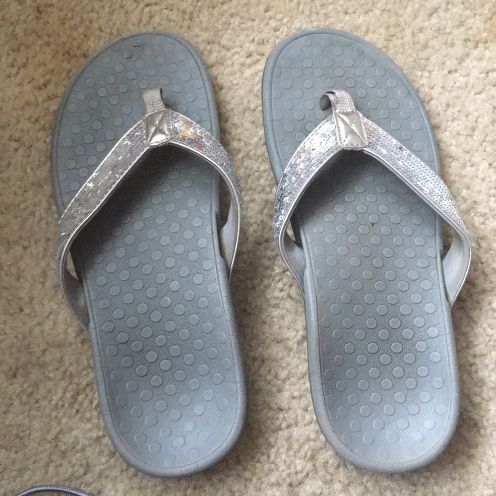 Vionic thong sandles